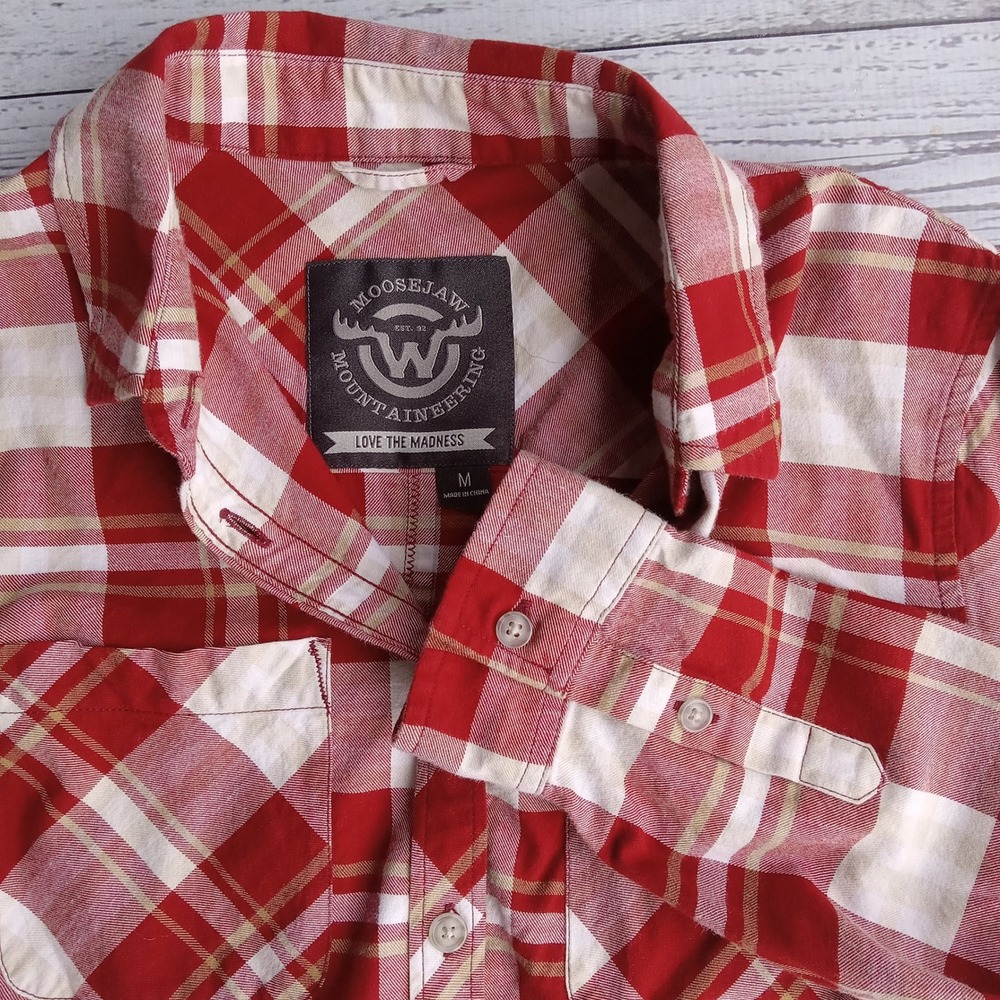 Moosejaw Mountaineer Red Plaid Women's Size Medium Cabincore, Hiking,‎ Outdoors